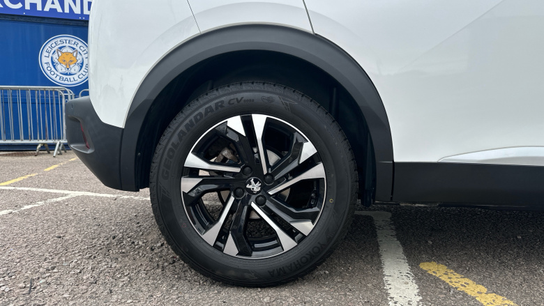 Peugeot 2008 1.2 PureTech Allure Premium 5dr Petrol Estate